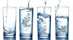 در چه شرایطی روزه دار در ماه رمضان می‌تواند آب بنوشد